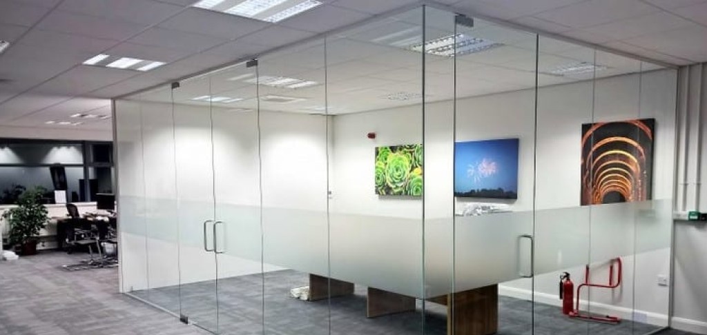 Single Glass Partition