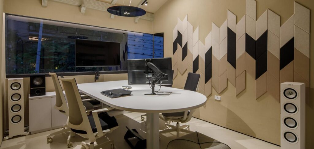 Optimize Acoustics for a Distraction-Free Workspace