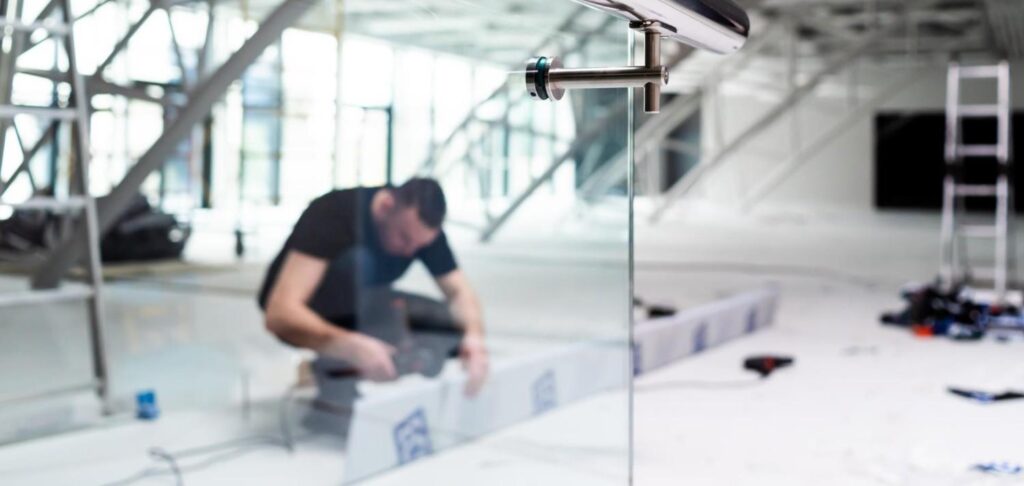 frameless vs framed glass partitions